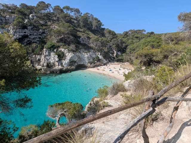 elegir una cala tranquila para pasar el día sin masificaciones
